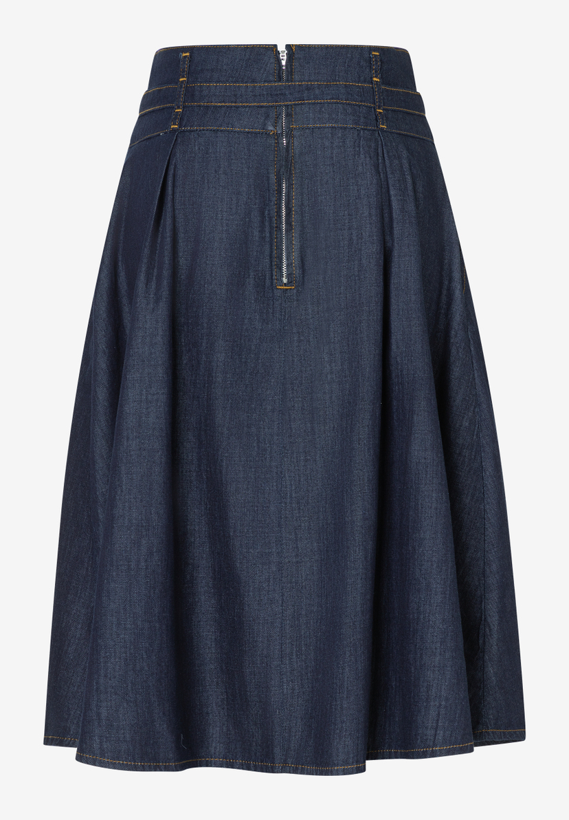 Ein MORE & MORE Rock aus Jeansstoff mit sichtbarem Reißverschluss hinten. Ein MORE & MORE Rock aus Jeansstoff mit sichtbarem Reißverschluss hinten.