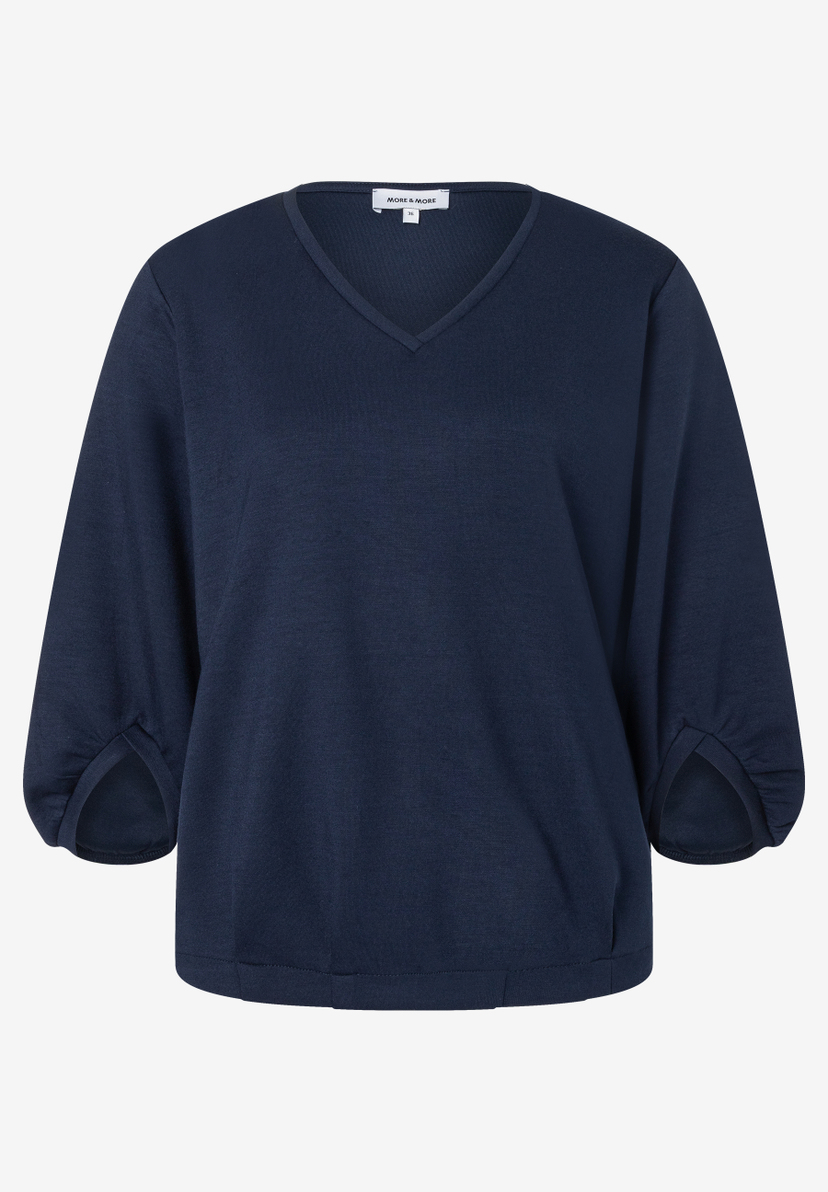 MORE & MORE dunkelblaues Sweatshirt mit V-Ausschnitt und 3/4-Ärmeln mit Schlitzen und Raffung. MORE & MORE dunkelblaues Sweatshirt mit V-Ausschnitt und 3/4-Ärmeln mit Schlitzen und Raffung.
