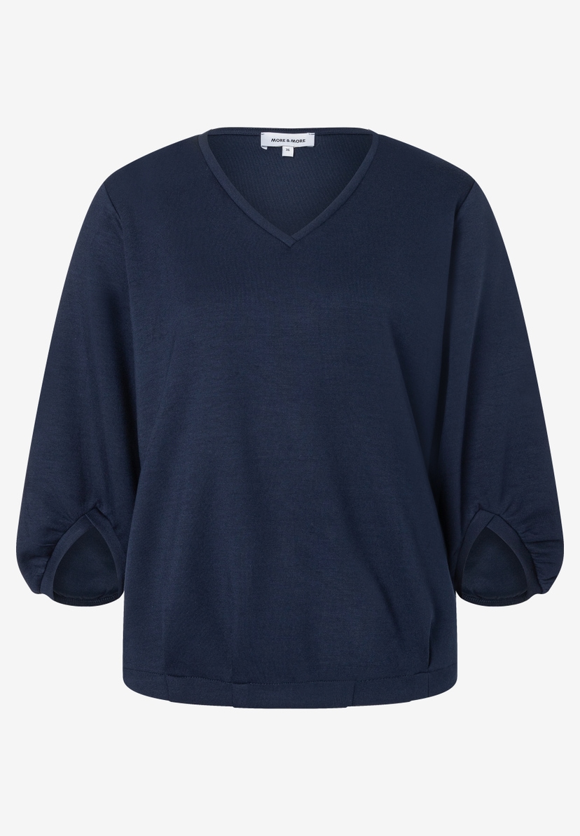 MORE & MORE Damen-Sweatshirt mit V-Ausschnitt, 3/4-Ärmeln und Gummizug, aus weichem, hautfreundlichem Sweat-Material. MORE & MORE Damen-Sweatshirt mit V-Ausschnitt, 3/4-Ärmeln und Gummizug, aus weichem, hautfreundlichem Sweat-Material.