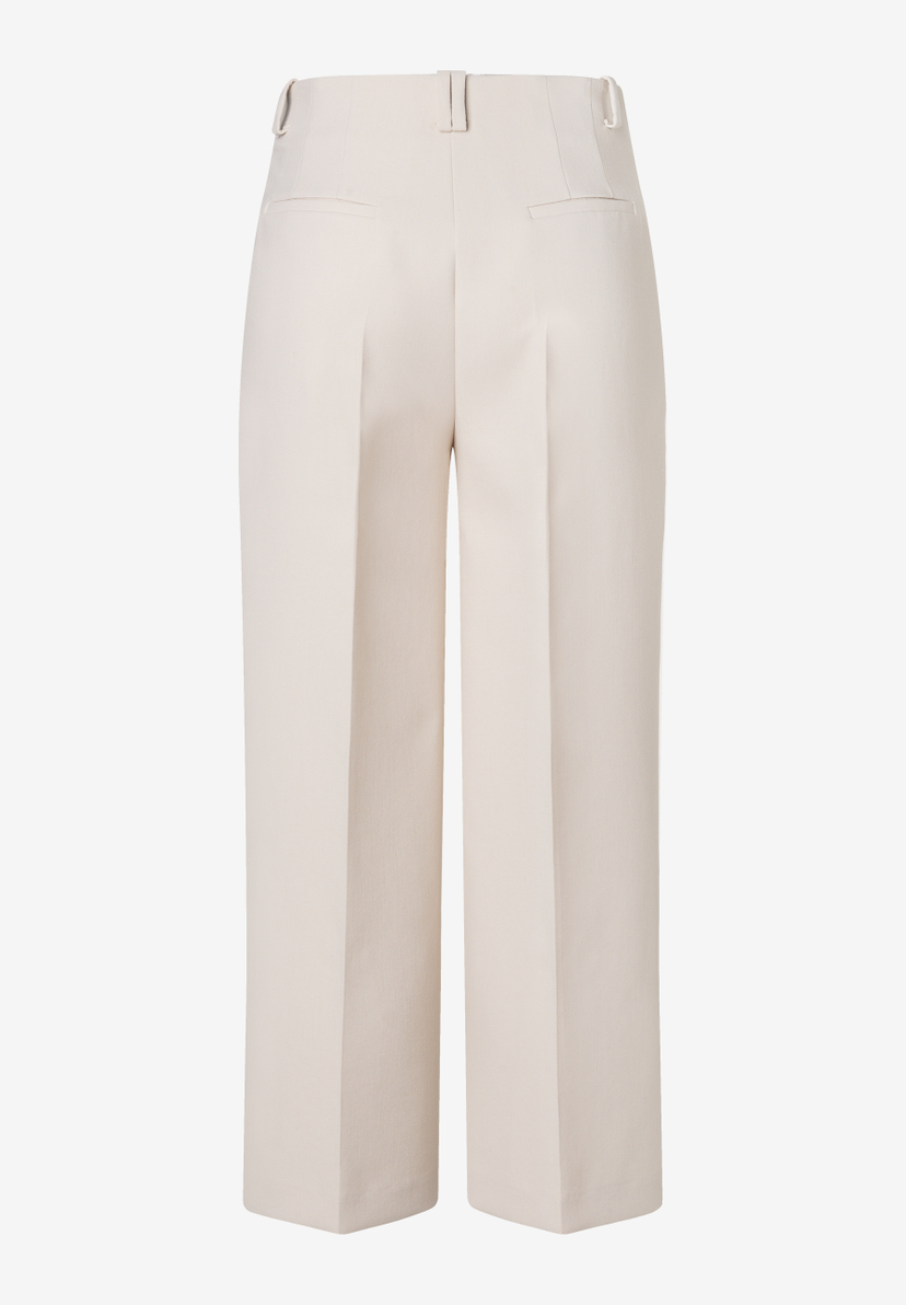 MORE & MORE beigefarbene Jeans im Culotte-Stil mit geraden Beinen und zwei Gesäßtaschen.