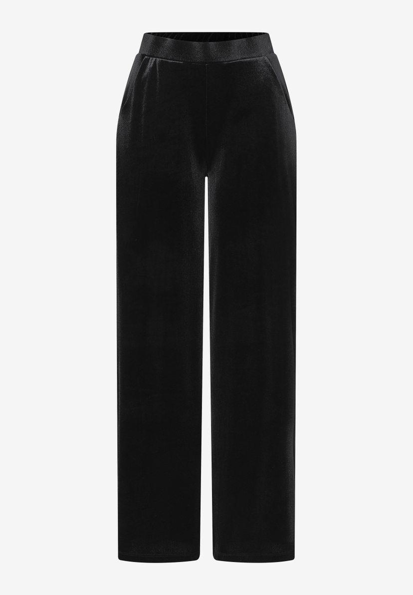 Eine schwarze Samthose von MORE & MORE mit glänzender Optik. Eine schwarze Samthose von MORE & MORE mit glänzender Optik.