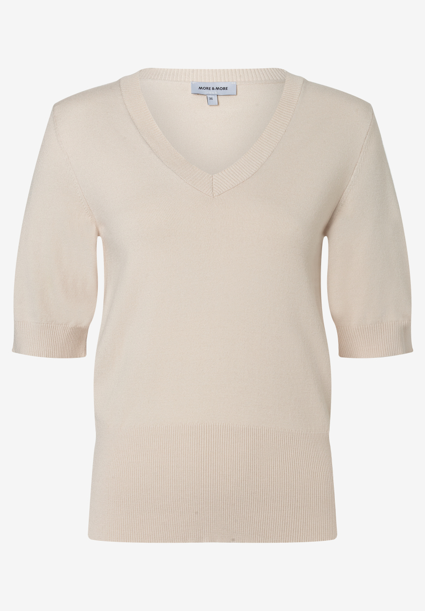 MORE & MORE V-Pullover aus Feinstrick in Beige mit 3/4-Ärmeln und Rippbündchen, angenehm zu tragen MORE & MORE V-Pullover aus Feinstrick in Beige mit 3/4-Ärmeln und Rippbündchen, angenehm zu tragen