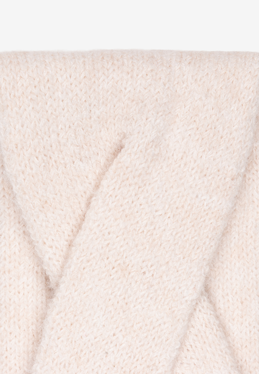 MORE & MORE Accessoire: Detailaufnahme des gekreuzten, gerippten Strickstoffs in Creme.