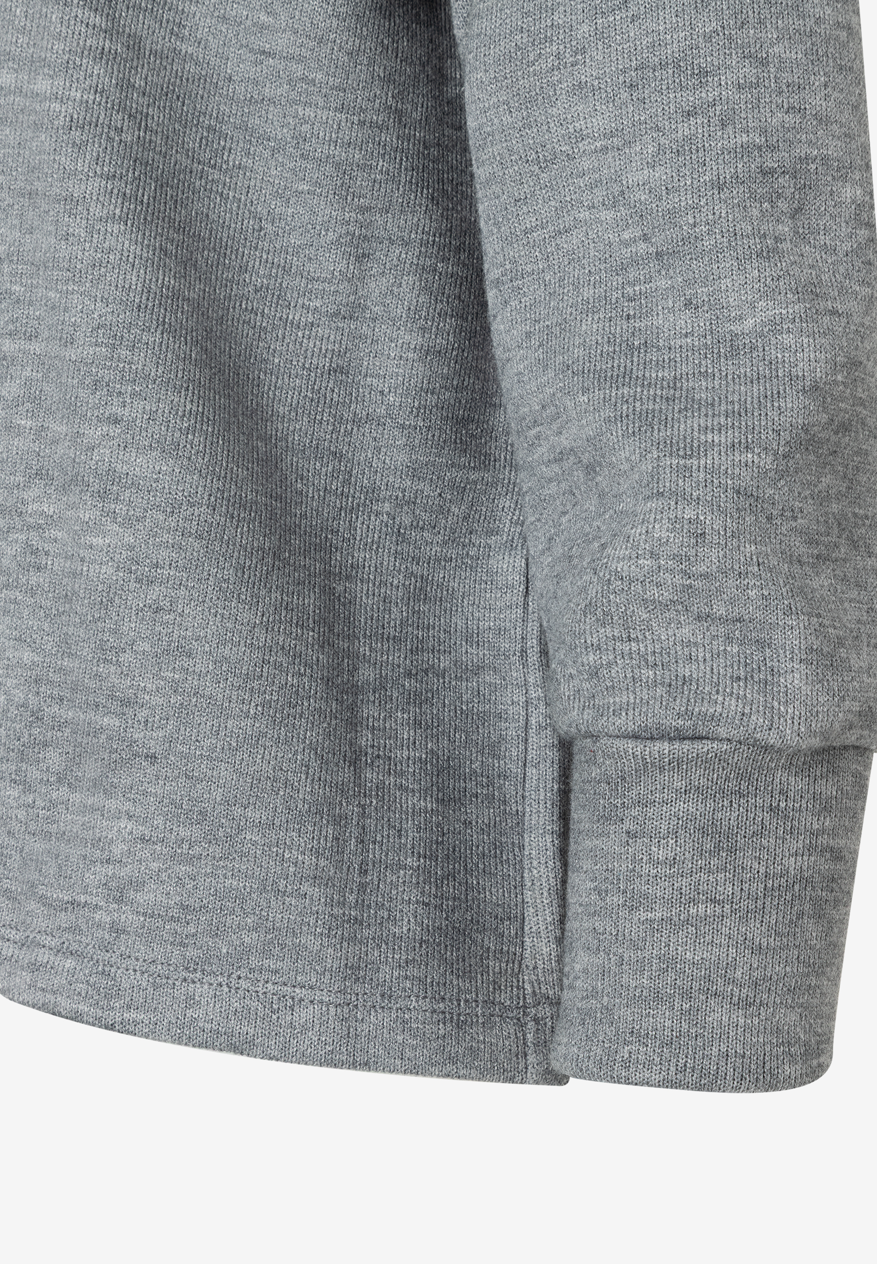 Nahaufnahme eines grauen MORE & MORE Sweatshirts aus Jersey mit angenehmem Tragekomfort und weichem Griff. Nahaufnahme eines grauen MORE & MORE Sweatshirts aus Jersey mit angenehmem Tragekomfort und weichem Griff.