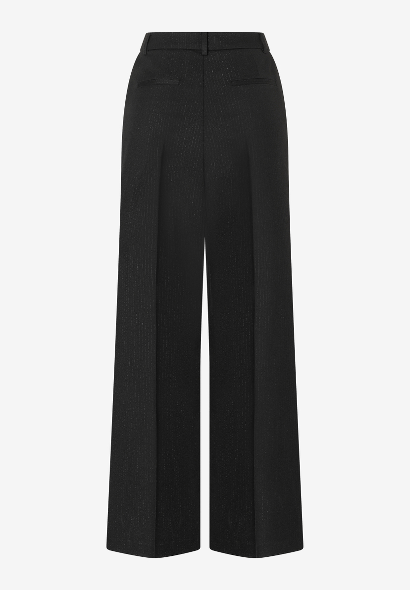 Eine schwarze, elastische MORE & MORE Webware-Hose mit angenehmem Tragekomfort. Eine schwarze, elastische MORE & MORE Webware-Hose mit angenehmem Tragekomfort.