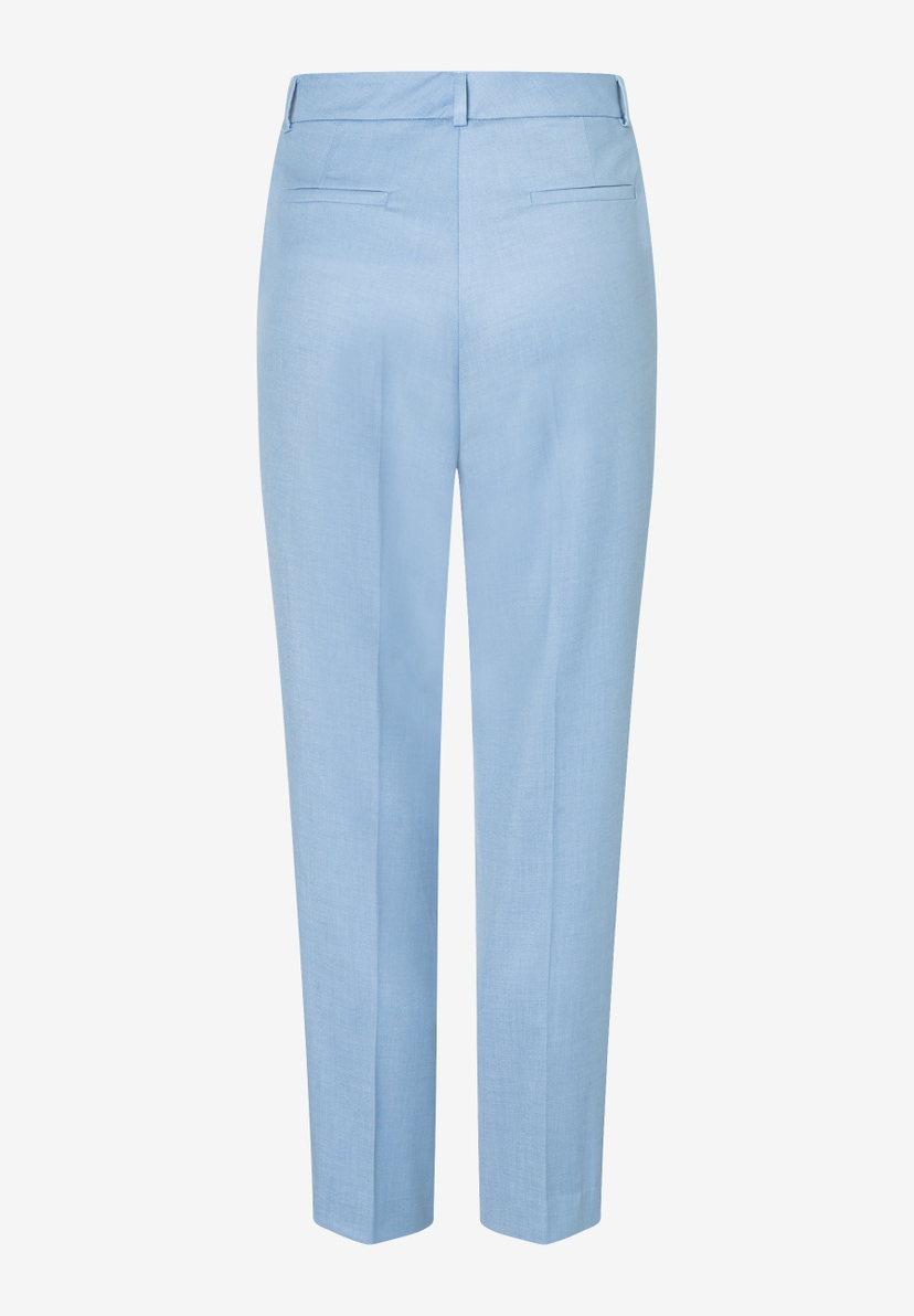 Hellblaue MORE & MORE Webhose mit Stretch, Rückansicht. Hellblaue MORE & MORE Webhose mit Stretch, Rückansicht.