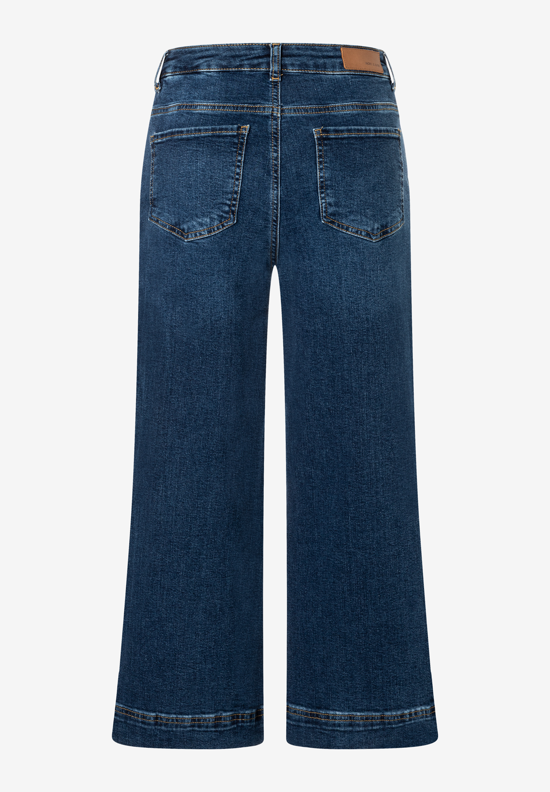 MORE & MORE Damen-Jeans aus Denim, mit weitem Bein und Gesäßtaschen, von hinten fotografiert. MORE & MORE Damen-Jeans aus Denim, mit weitem Bein und Gesäßtaschen, von hinten fotografiert.