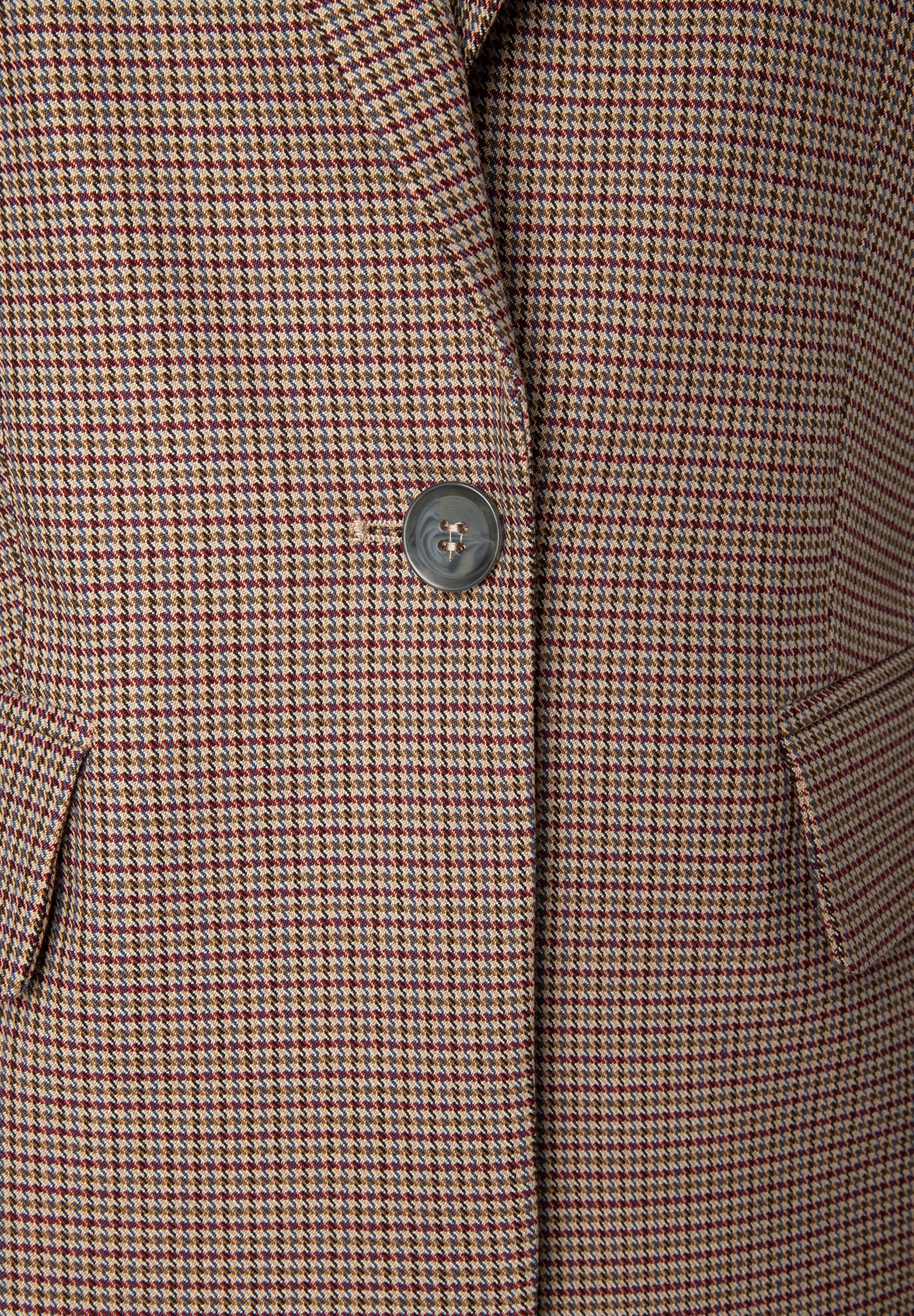 MORE & MORE Blazer: Beigefarbene Jacke im Hahnentrittmuster mit blauen, weinroten, braunen Akzenten und einem Knopf