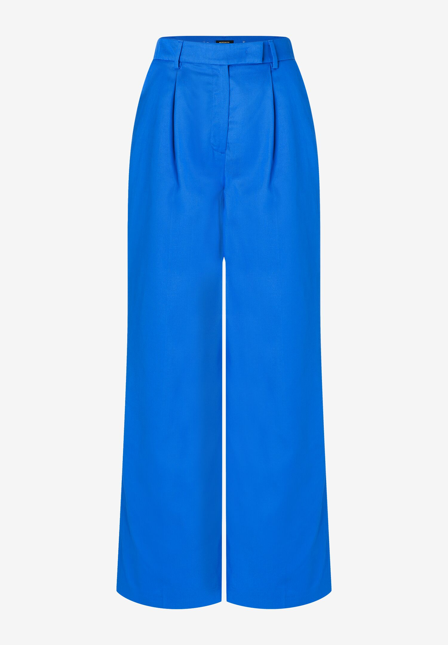 Eine blaue MORE & MORE Webhose mit weitem Bein vor hellem Hintergrund. Eine blaue MORE & MORE Webhose mit weitem Bein vor hellem Hintergrund.