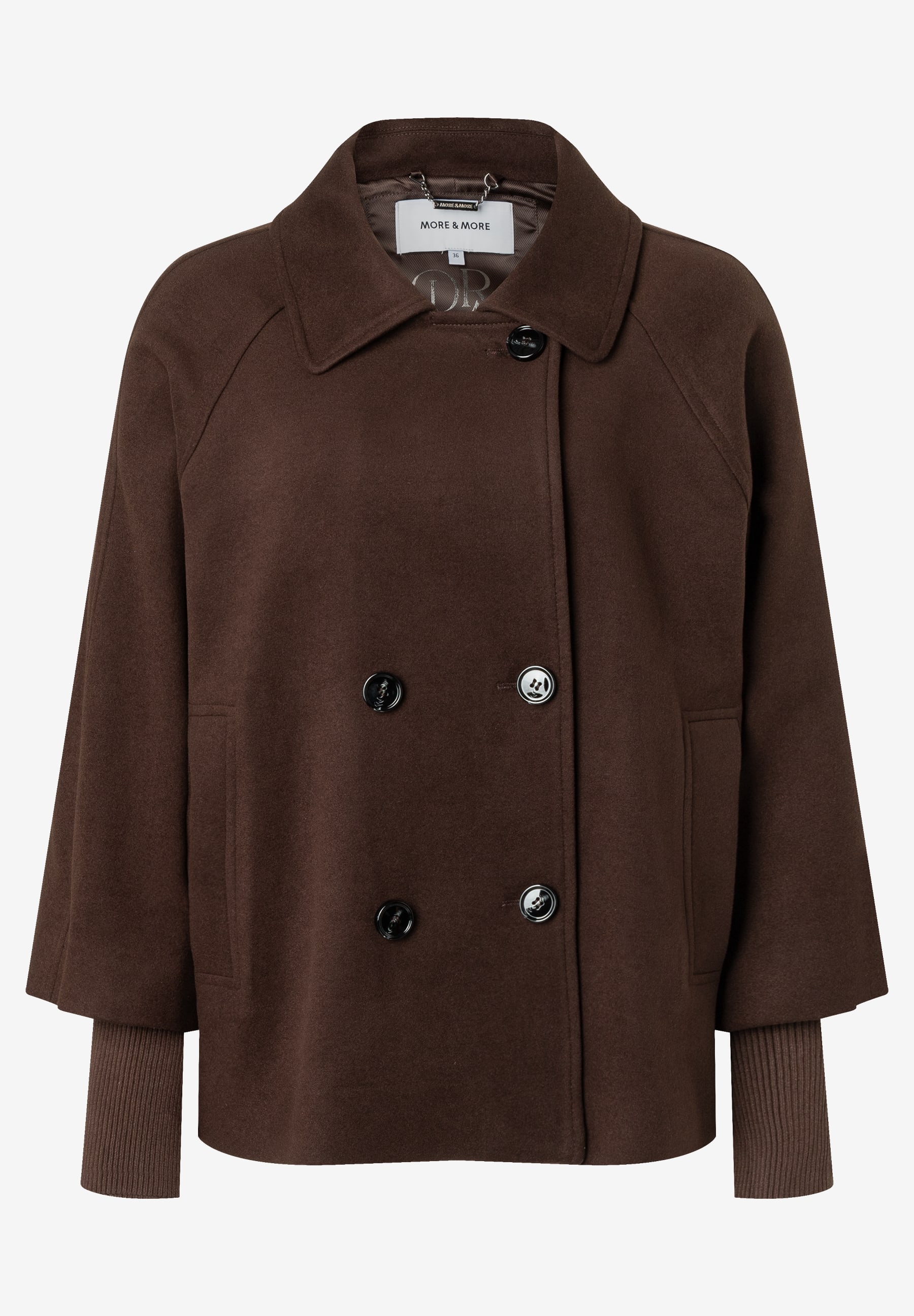 MORE & MORE Damen-Jacke aus braunem, wärmendem Flanell mit breitem Kragen, Doppelknopfleiste und gerippten Ärmelbündchen. MORE & MORE Damen-Jacke aus braunem, wärmendem Flanell mit breitem Kragen, Doppelknopfleiste und gerippten Ärmelbündchen.
