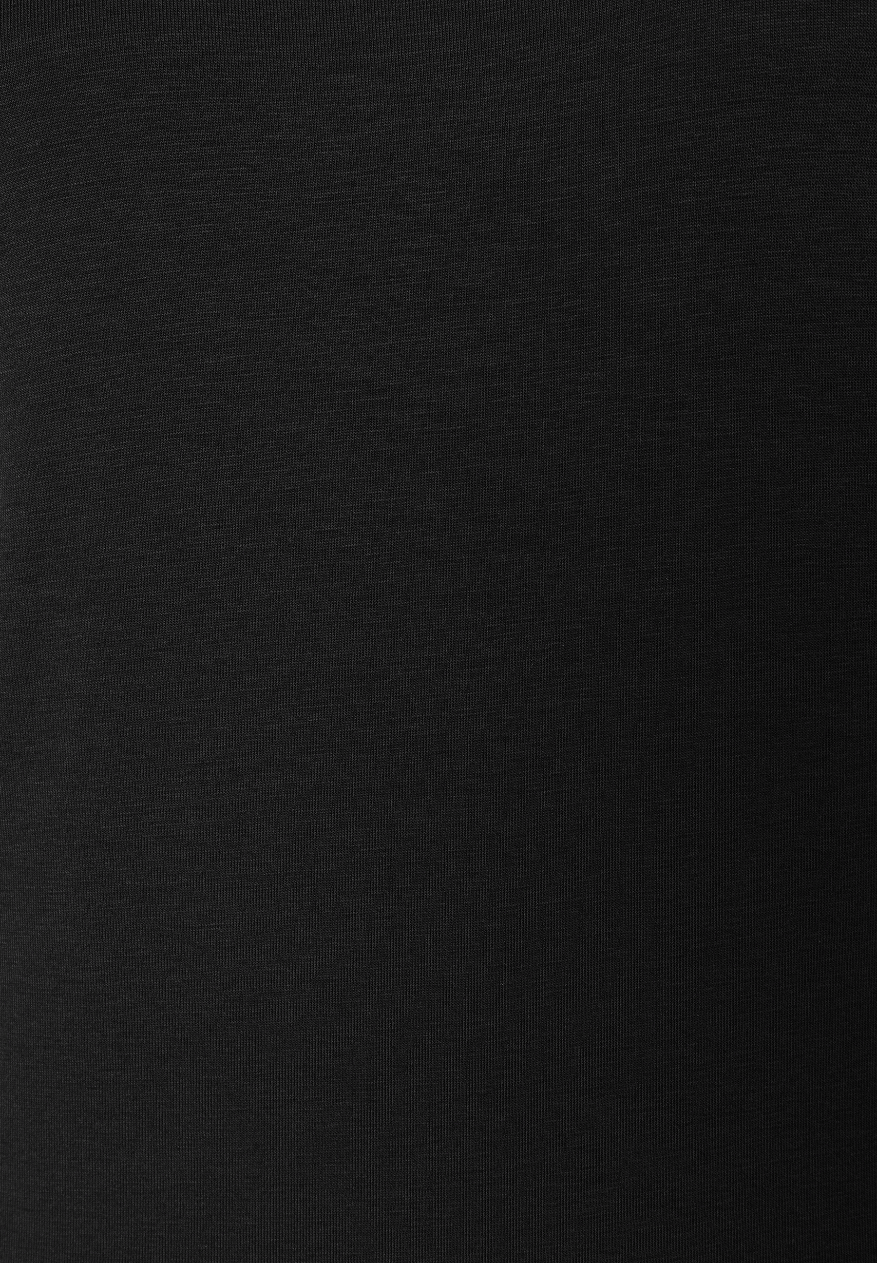 MORE & MORE schwarzes T-Shirt-Top, glatter Stoff, leicht melierte Oberfläche, ideal für stilvolle Outfits. MORE & MORE schwarzes T-Shirt-Top, glatter Stoff, leicht melierte Oberfläche, ideal für stilvolle Outfits.
