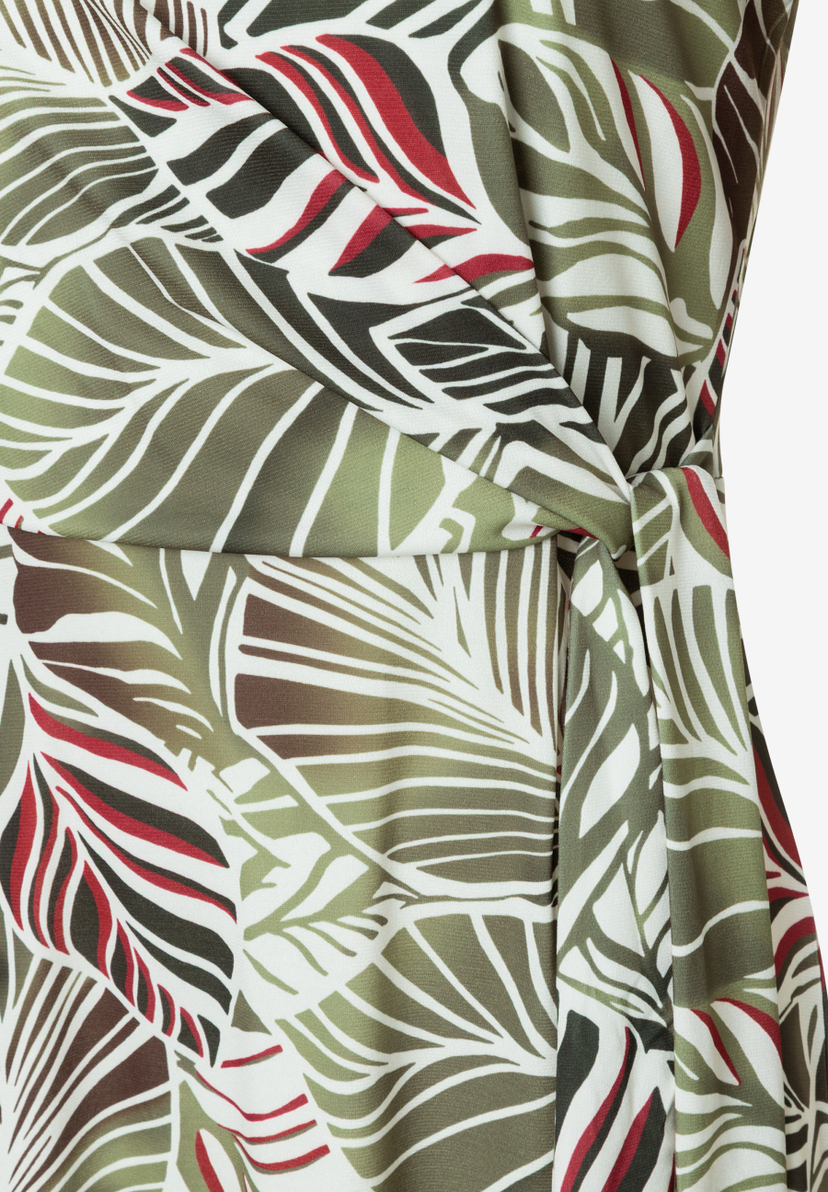 MORE & MORE Jersey-Kleid mit Wickeloptik und Blättermuster in Oliv, Rot & Creme. Angenehmer Tragekomfort, hautfreundlich. MORE & MORE Jersey-Kleid mit Wickeloptik und Blättermuster in Oliv, Rot & Creme. Angenehmer Tragekomfort, hautfreundlich.