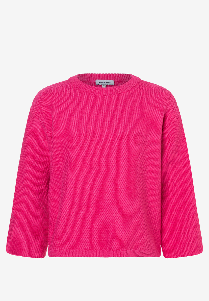 Ein pinkfarbener Strukturstrick-Pullover von MORE & MORE mit Rundhalsausschnitt und langen Ärmeln. Ein pinkfarbener Strukturstrick-Pullover von MORE & MORE mit Rundhalsausschnitt und langen Ärmeln.