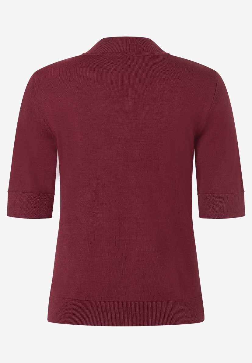 MORE & MORE Feinstrick-Pullover in elegantem Bordeauxrot. Mit kurzen Ärmeln und hohem Kragen, aus elastischem, hautfreundlichem Material. MORE & MORE Feinstrick-Pullover in elegantem Bordeauxrot. Mit kurzen Ärmeln und hohem Kragen, aus elastischem, hautfreundlichem Material.