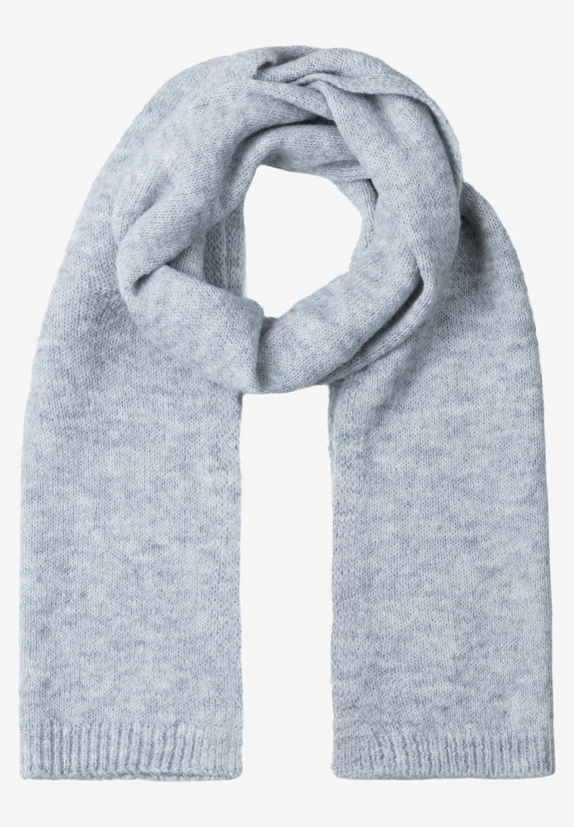 Ein hellgrauer MORE & MORE Schal, der lässig drapiert ist. Weiches, einfarbiges Accessoire für kalte Tage. Ein hellgrauer MORE & MORE Schal, der lässig drapiert ist. Weiches, einfarbiges Accessoire für kalte Tage.