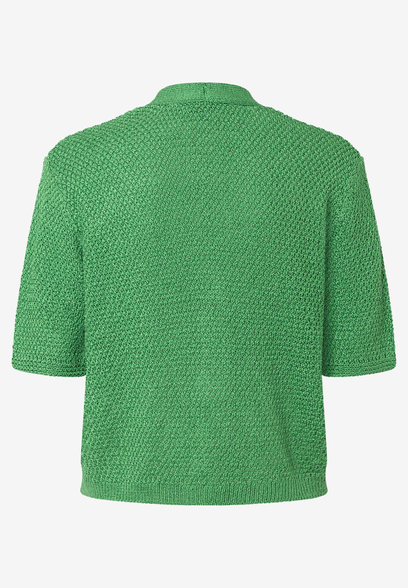 Rückansicht eines grünen MORE & MORE Strickpullovers mit kurzen Ärmeln. Rückansicht eines grünen MORE & MORE Strickpullovers mit kurzen Ärmeln.