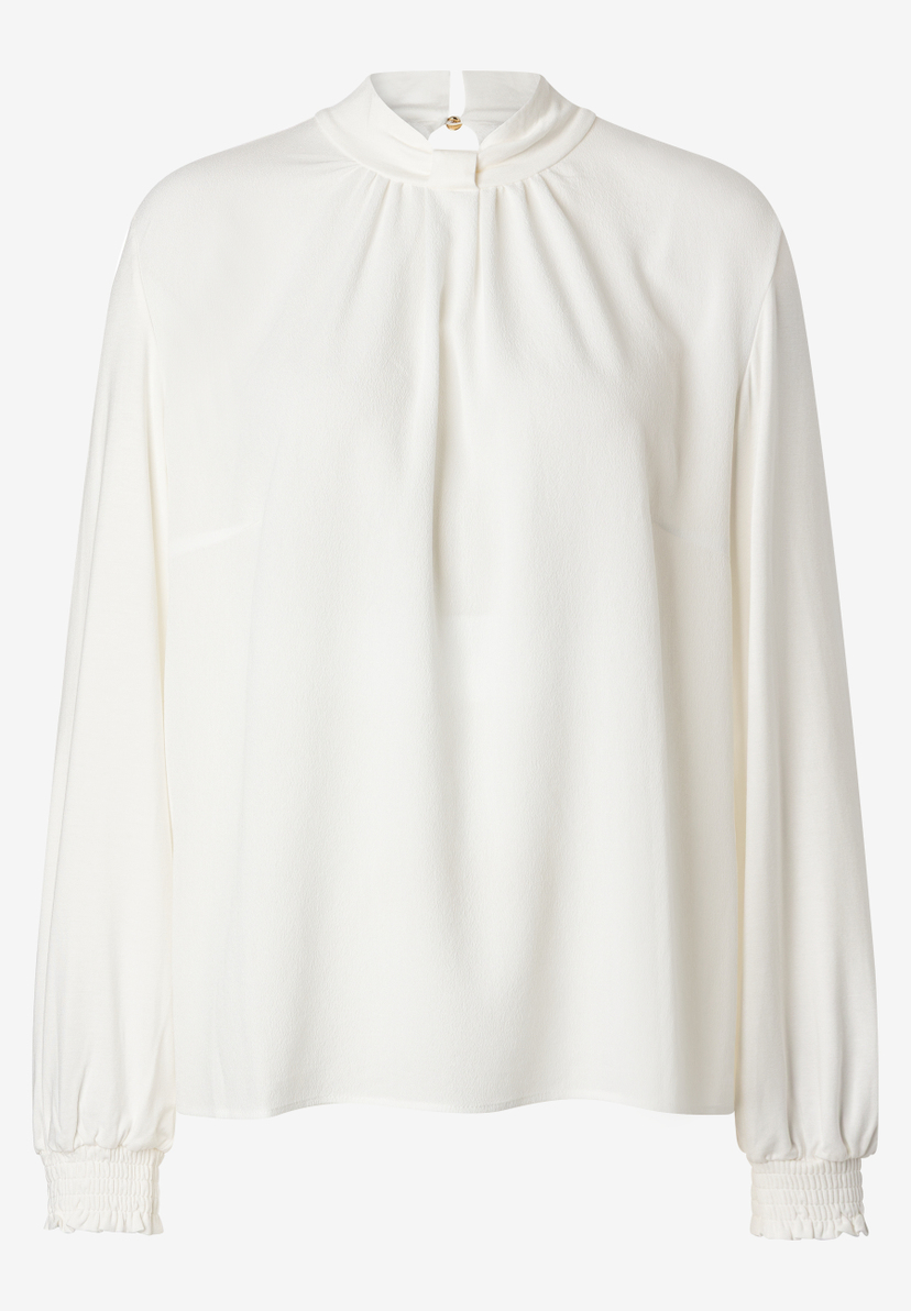 MORE & MORE Bluse in Offwhite mit Stehkragen und gerafften Ärmelbündchen, mittig goldener Knopf