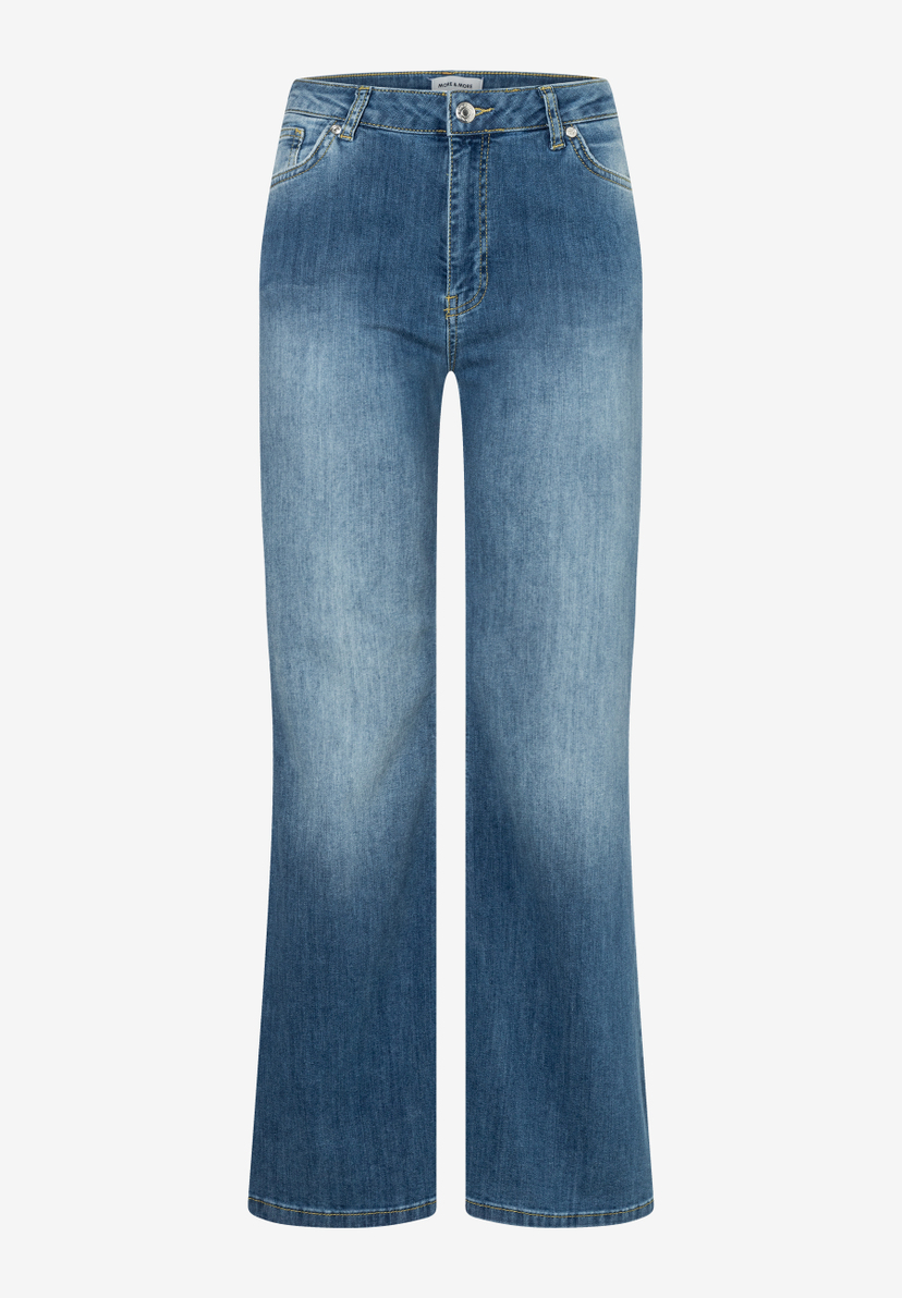 MORE & MORE Damen-Jeans im geraden Schnitt, hellblauer Denim mit leichter Waschung, goldene Nähte, aufgesetzte Taschen. MORE & MORE Damen-Jeans im geraden Schnitt, hellblauer Denim mit leichter Waschung, goldene Nähte, aufgesetzte Taschen.