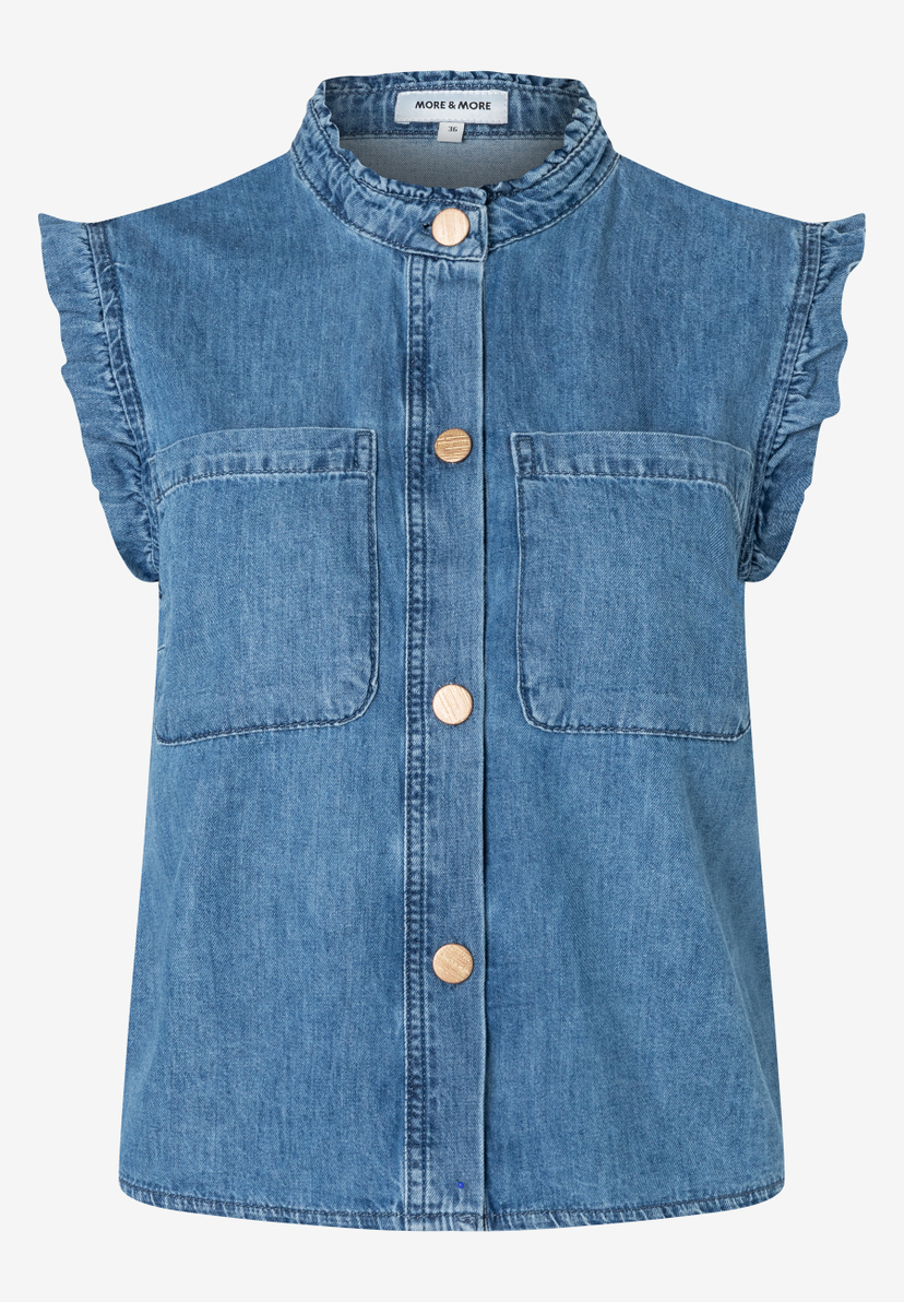 MORE & MORE Denim-Bluse: hellblaue Bluse aus Baumwolle mit Knopfleiste und Rüschen an den Ärmeln. Angenehmer Tragekomfort. MORE & MORE Denim-Bluse: hellblaue Bluse aus Baumwolle mit Knopfleiste und Rüschen an den Ärmeln. Angenehmer Tragekomfort.