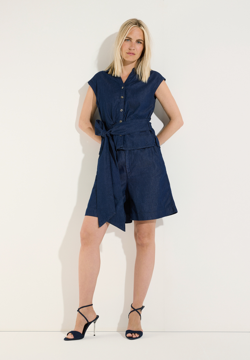 MORE & MORE Damen-Denim-Bluse in Marineblau mit angenehmem Tragekomfort und hautfreundlichem Material, perfekt f
r Sommer-Outfits. MORE & MORE Damen-Denim-Bluse in Marineblau mit angenehmem Tragekomfort und hautfreundlichem Material, perfekt f
r Sommer-Outfits.
