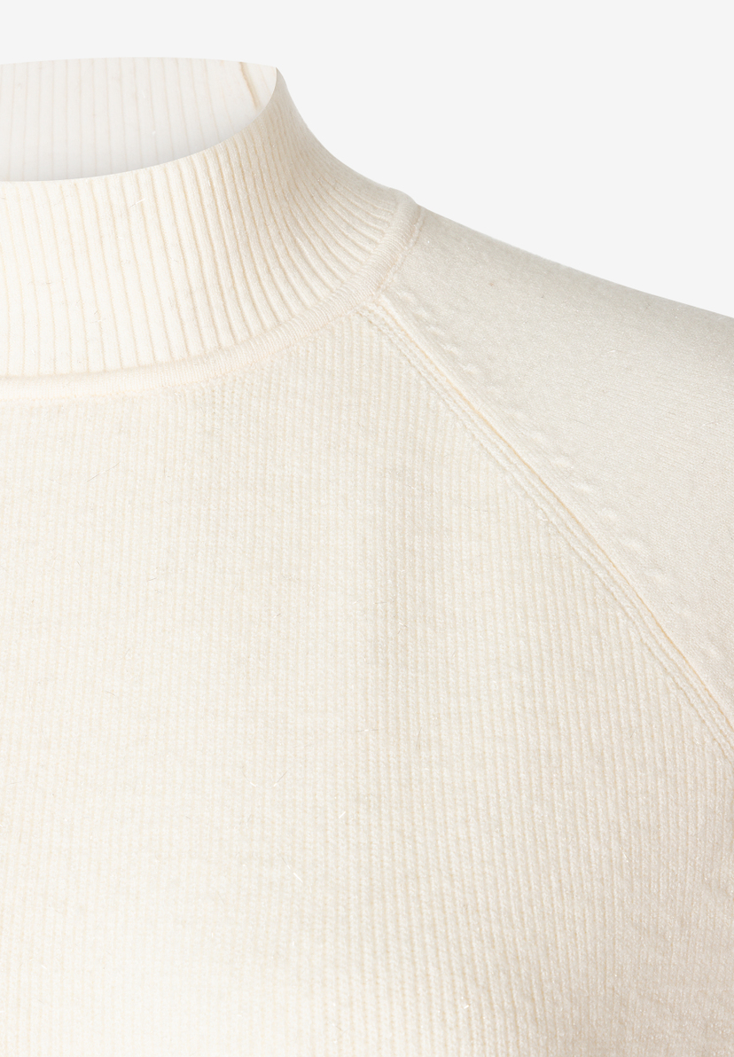 MORE & MORE Pullover & Strick: Cremefarbener Strickpullover mit Stehkragen und Raglanärmeln MORE & MORE Pullover & Strick: Cremefarbener Strickpullover mit Stehkragen und Raglanärmeln