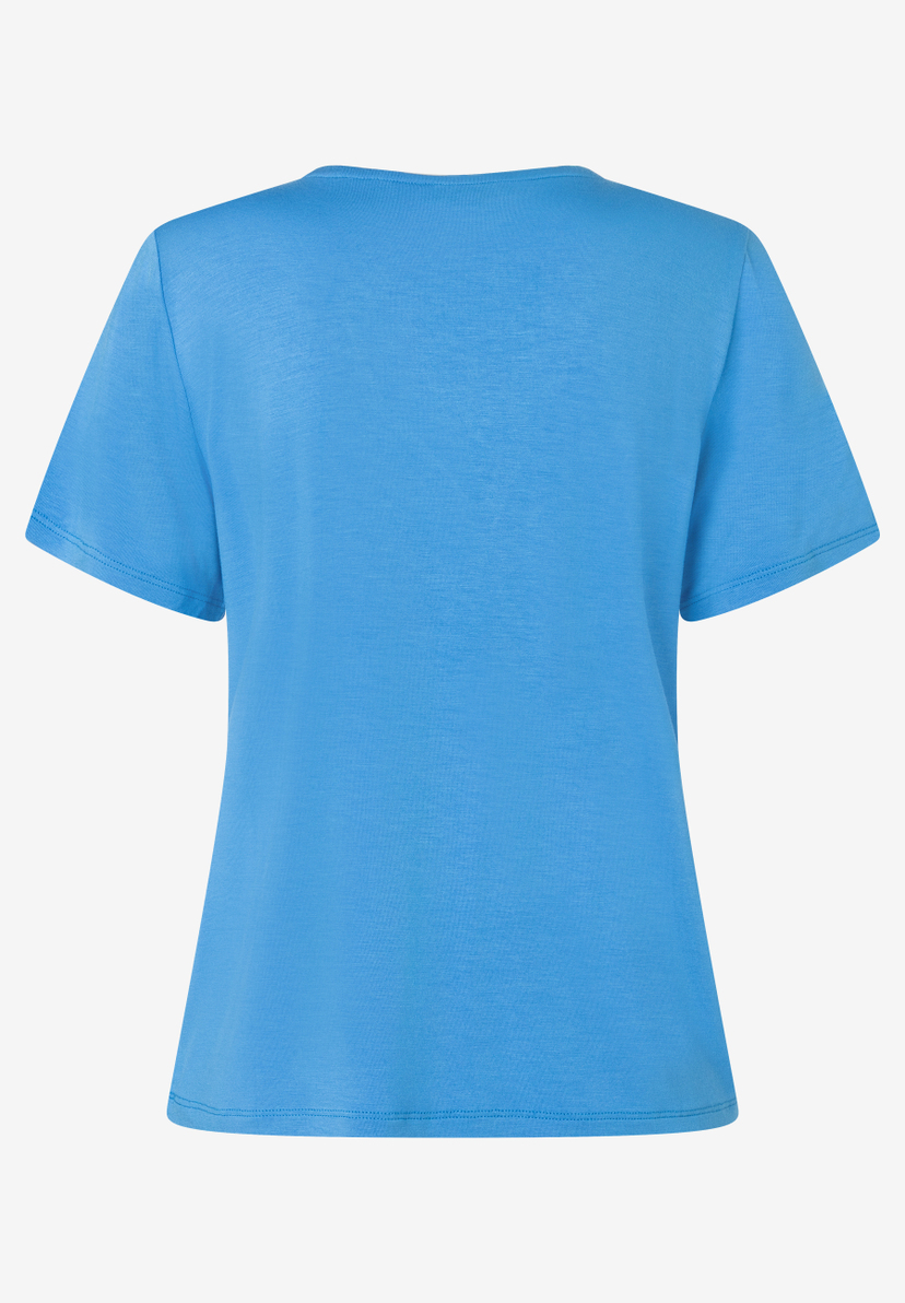 Ein hellblaues T-Shirt von MORE & MORE mit kurzen Ärmeln, von hinten fotografiert.