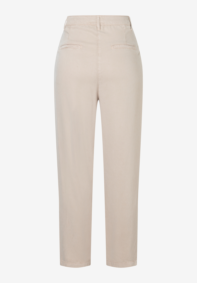 MORE & MORE Jeans in Beige, Webware, hoher Bund mit Gürtelschlaufen, 2 Gesäßtaschen, bequemer Tragekomfort. MORE & MORE Jeans in Beige, Webware, hoher Bund mit Gürtelschlaufen, 2 Gesäßtaschen, bequemer Tragekomfort.