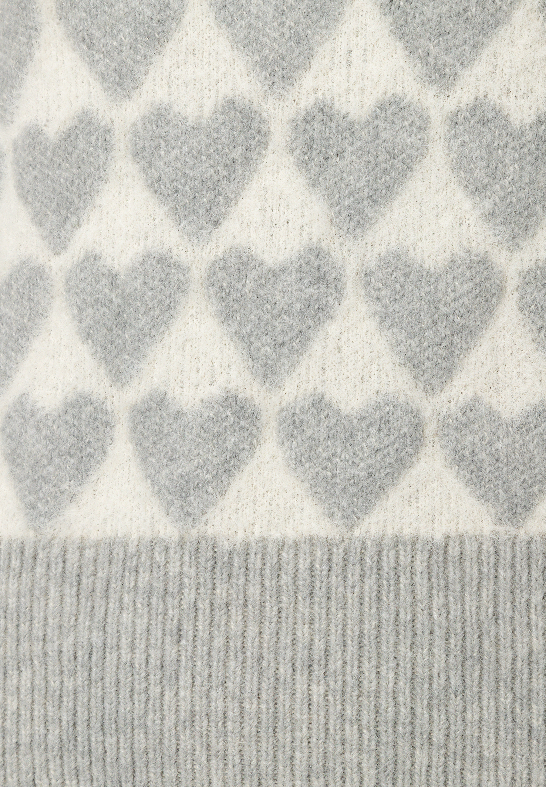 MORE & MORE Strickpullover mit eingestrickten Herzen in Grau und Weiß, weicher Griff & elastischer Komfort. MORE & MORE Strickpullover mit eingestrickten Herzen in Grau und Weiß, weicher Griff & elastischer Komfort.