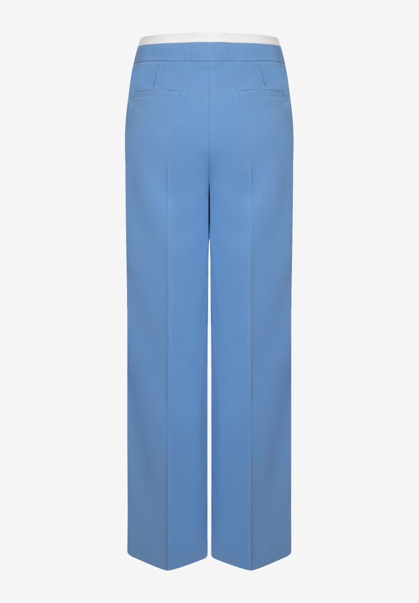 Eine blaue MORE & MORE Hose mit geradem Bein, von hinten fotografiert. Eine blaue MORE & MORE Hose mit geradem Bein, von hinten fotografiert.