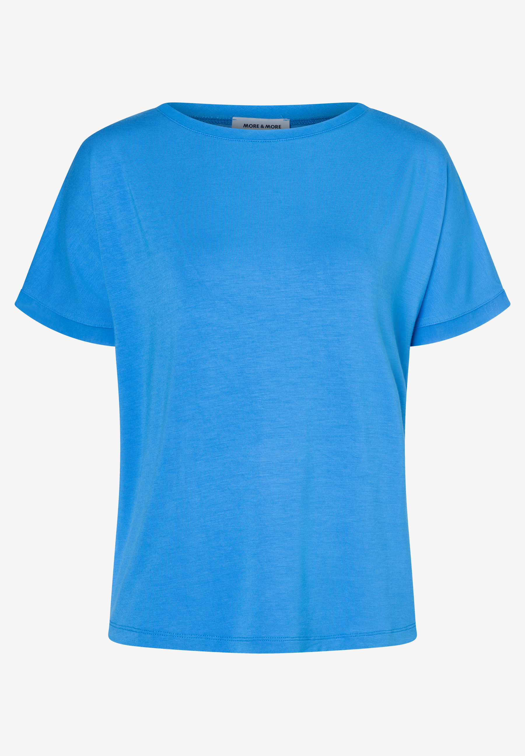 Ein blaues MORE & MORE T-Shirt mit kurzen Ärmeln vor einem neutralen Hintergrund.