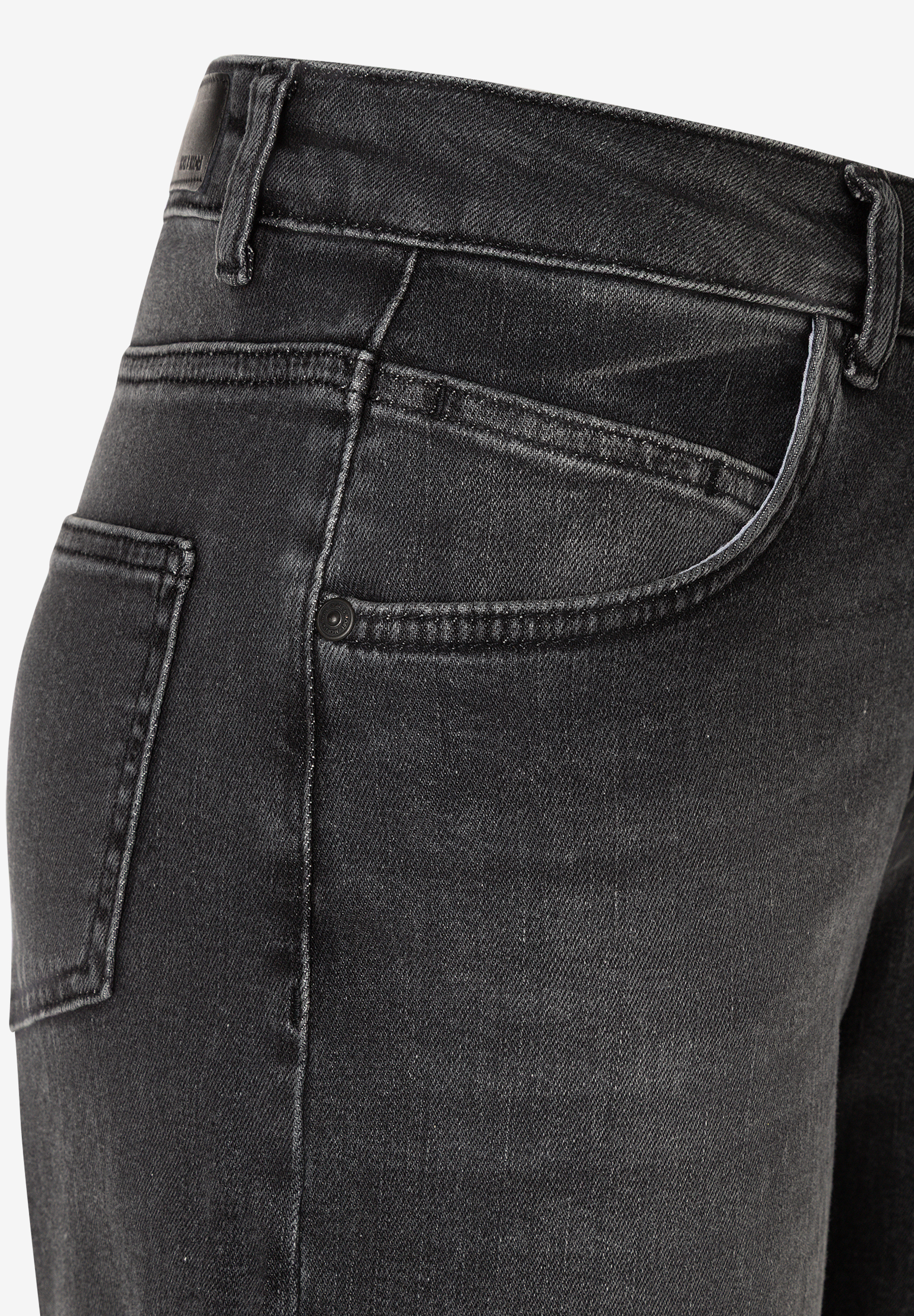 MORE & MORE Jeans aus elastischem, strapazierfähigem Denim. Dunkelgraue Waschung, Nieten-Details, Gürtelschlaufen. MORE & MORE Jeans aus elastischem, strapazierfähigem Denim. Dunkelgraue Waschung, Nieten-Details, Gürtelschlaufen.