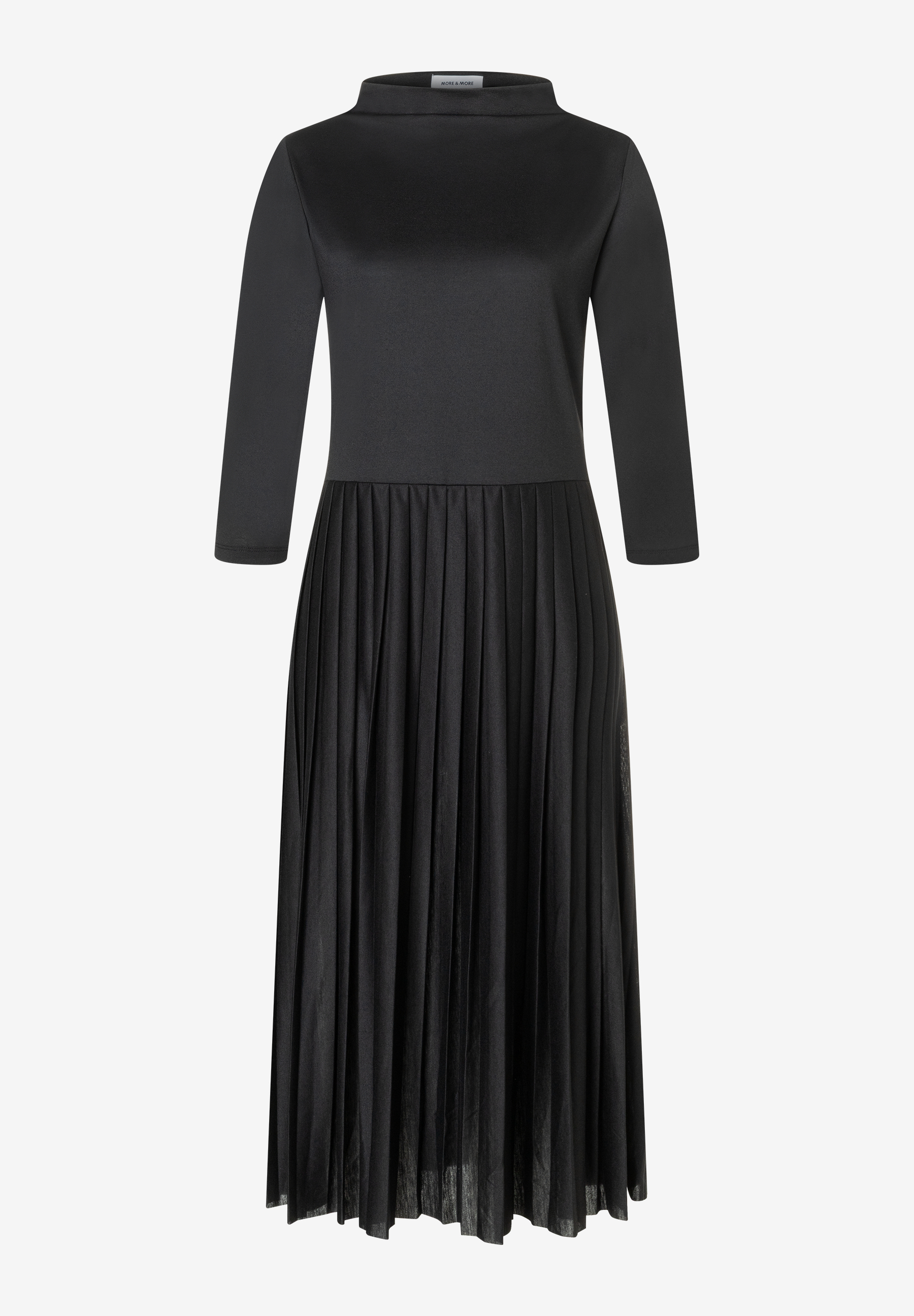 Ein schwarzes, plissiertes Jersey-Kleid der Marke MORE & MORE mit Dreiviertelärmeln. Ein schwarzes, plissiertes Jersey-Kleid der Marke MORE & MORE mit Dreiviertelärmeln.