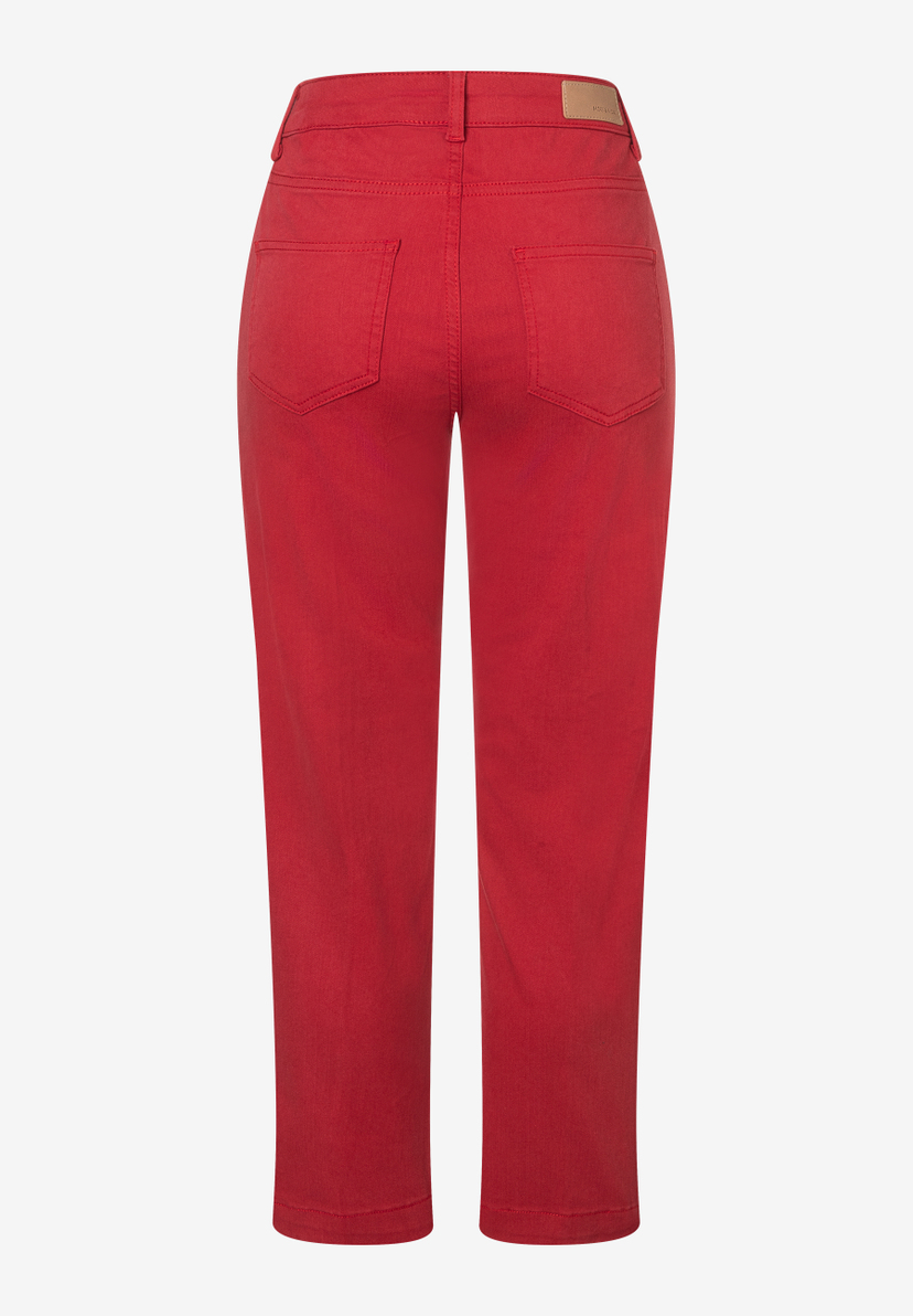 MORE & MORE Jeans aus rotem Denim. Skinny-Fit, 5-Pocket-Stil mit Gürtelschlaufen. MORE & MORE Jeans aus rotem Denim. Skinny-Fit, 5-Pocket-Stil mit Gürtelschlaufen.