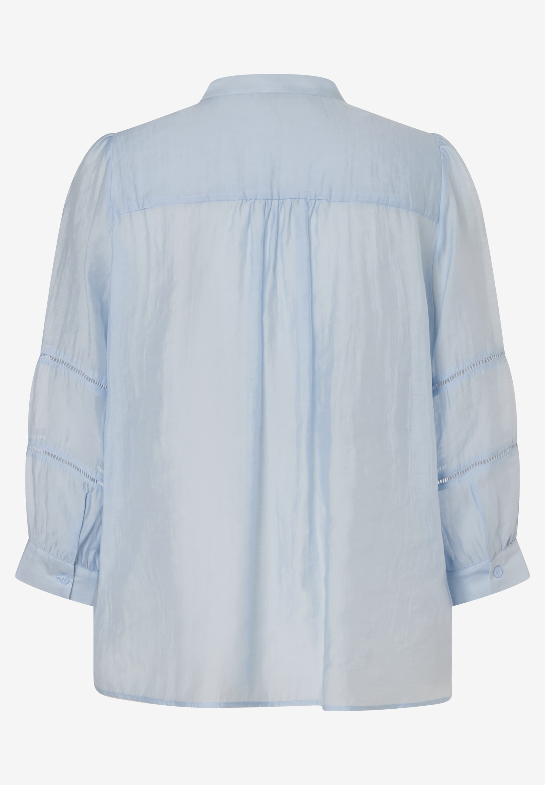 Eine hellblaue MORE & MORE Bluse mit leicht transparentem Webware-Material und Dreiviertelärmeln. Eine hellblaue MORE & MORE Bluse mit leicht transparentem Webware-Material und Dreiviertelärmeln.