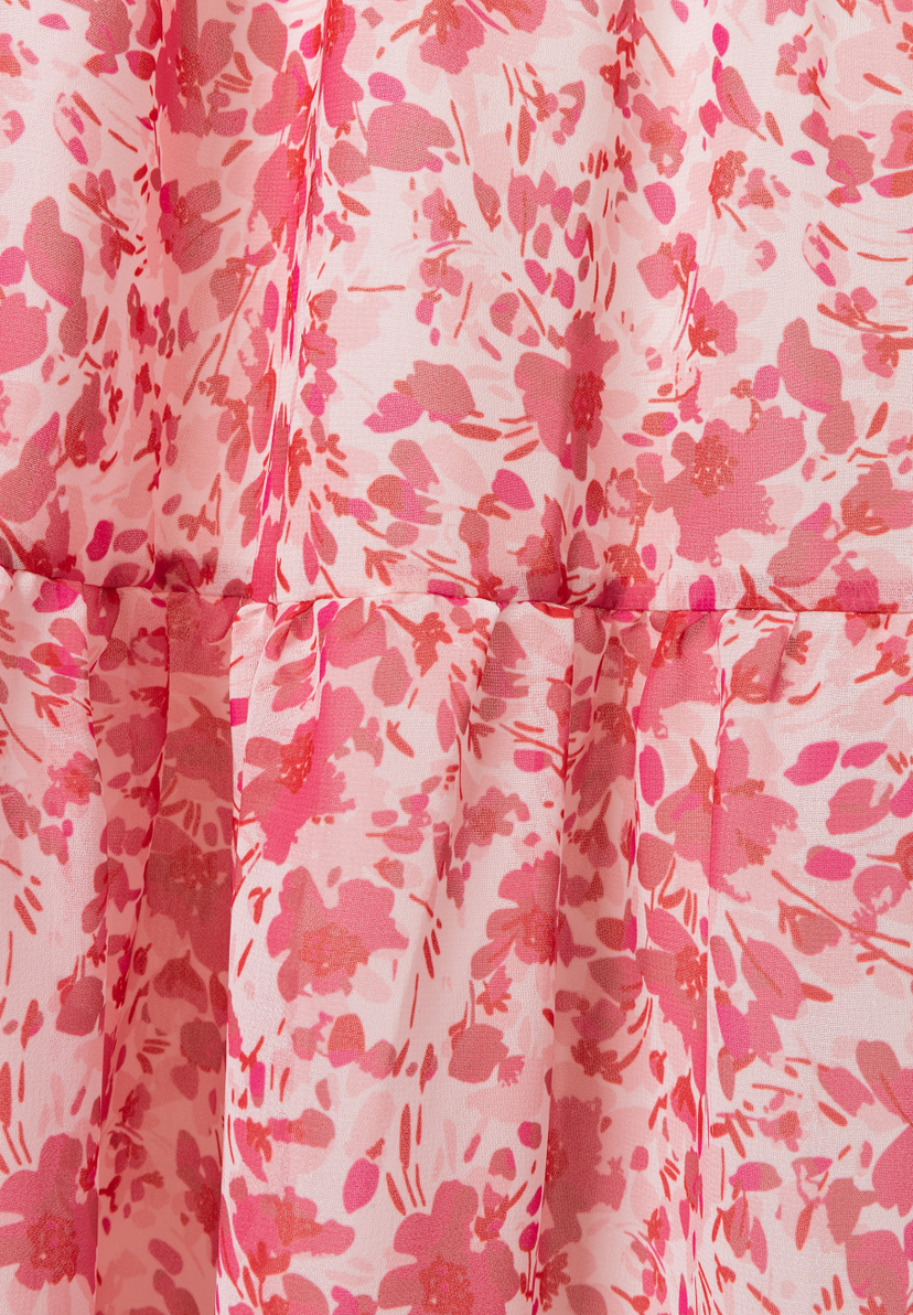 MORE & MORE Chiffon-Oberteil mit rosafarbenem Blumenmuster und fließendem Fall, eng geschnitten, für angenehmen Tragekomfort. MORE & MORE Chiffon-Oberteil mit rosafarbenem Blumenmuster und fließendem Fall, eng geschnitten, für angenehmen Tragekomfort.