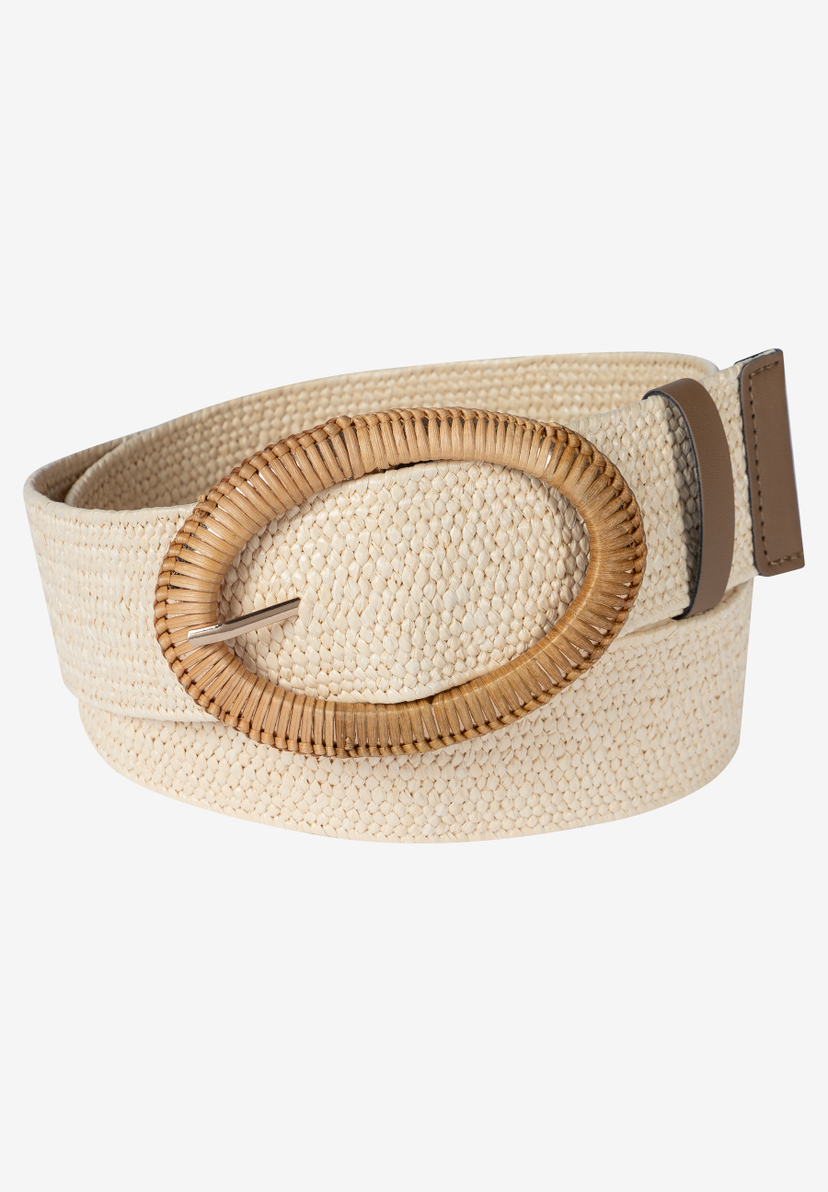 Ein gewebter MORE & MORE Gürtel mit großer, ovaler Schnalle aus Rattan liegt auf weißem Grund.