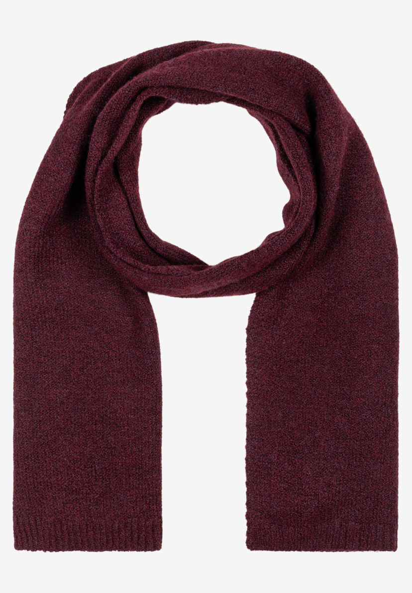 MORE & MORE Accessoire: Ein langer, dunkelroter Schal aus Strick, weich fallend und dekorativ drapiert.