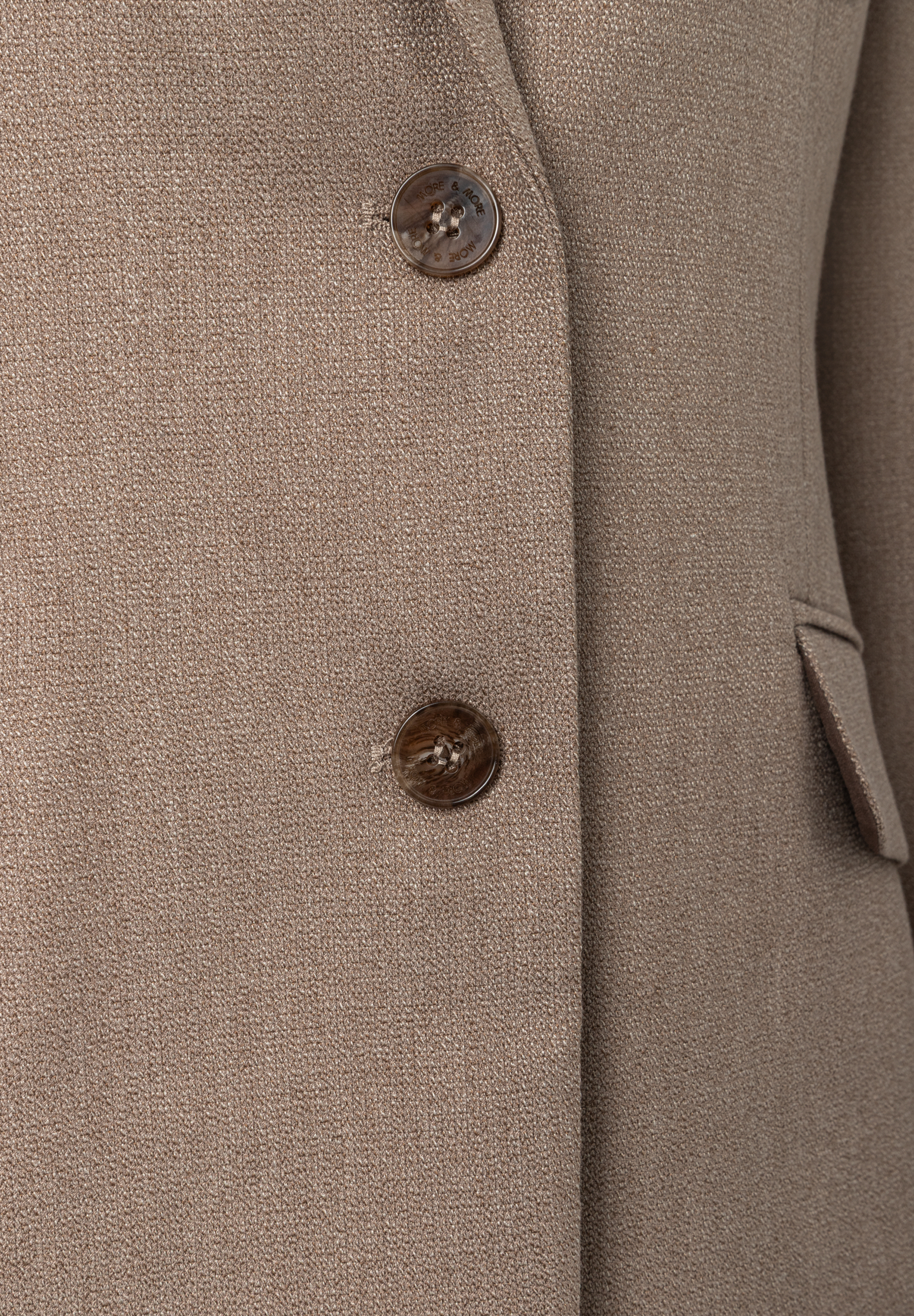 MORE & MORE Blazer in Beige, Webware, 2 Knöpfe, elastisch und angenehm zu tragen, dezenter Schimmer MORE & MORE Blazer in Beige, Webware, 2 Knöpfe, elastisch und angenehm zu tragen, dezenter Schimmer
