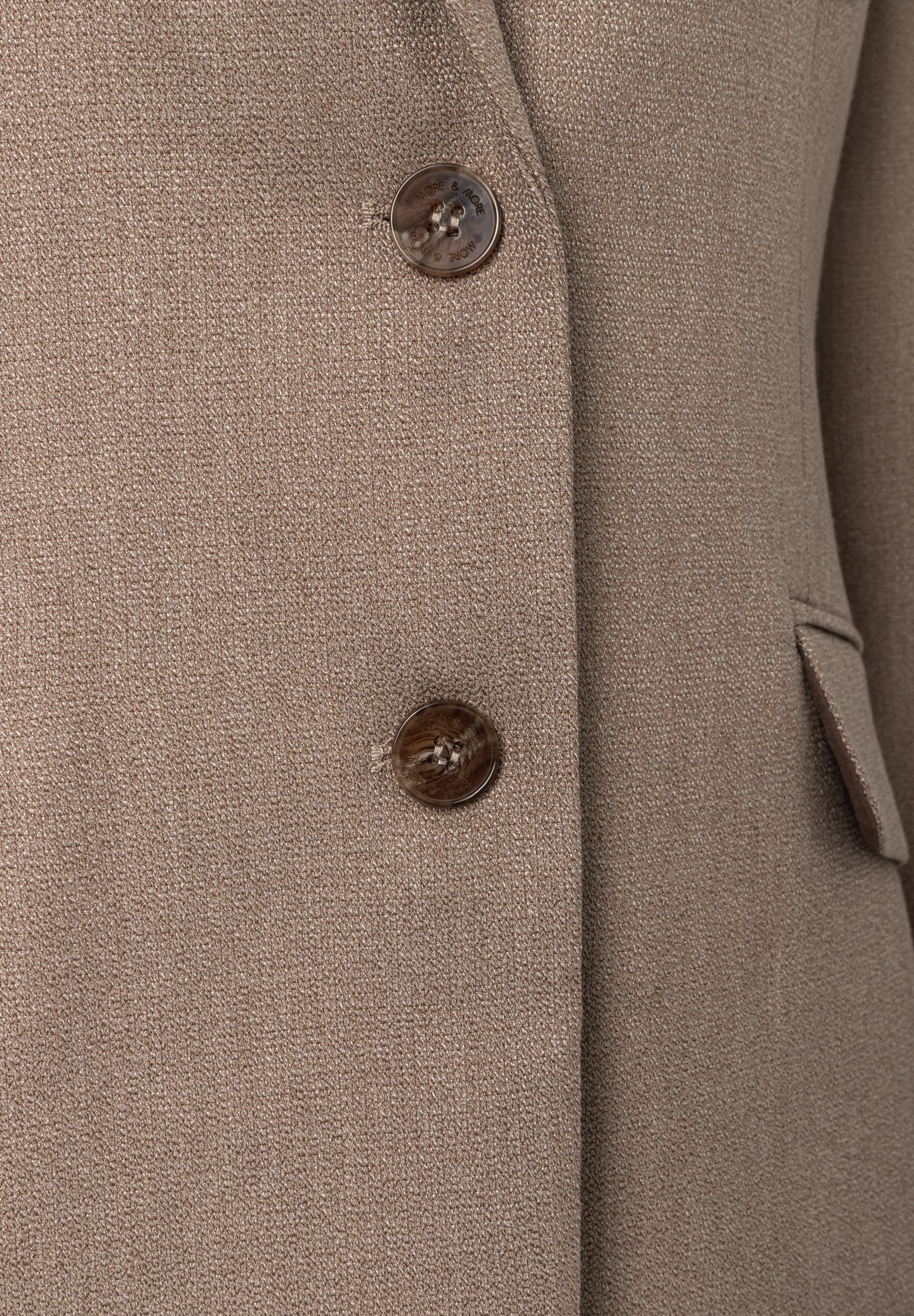 MORE & MORE Blazer in Beige, Webware, 2 Knöpfe, elastisch und angenehm zu tragen, dezenter Schimmer MORE & MORE Blazer in Beige, Webware, 2 Knöpfe, elastisch und angenehm zu tragen, dezenter Schimmer