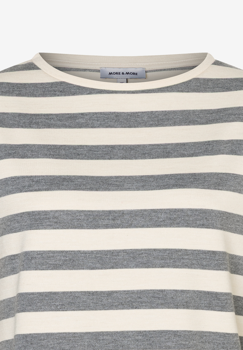 Ein gestreiftes MORE & MORE Oberteil im Jersey-Stil mit angenehmem Tragekomfort. Ein gestreiftes MORE & MORE Oberteil im Jersey-Stil mit angenehmem Tragekomfort.