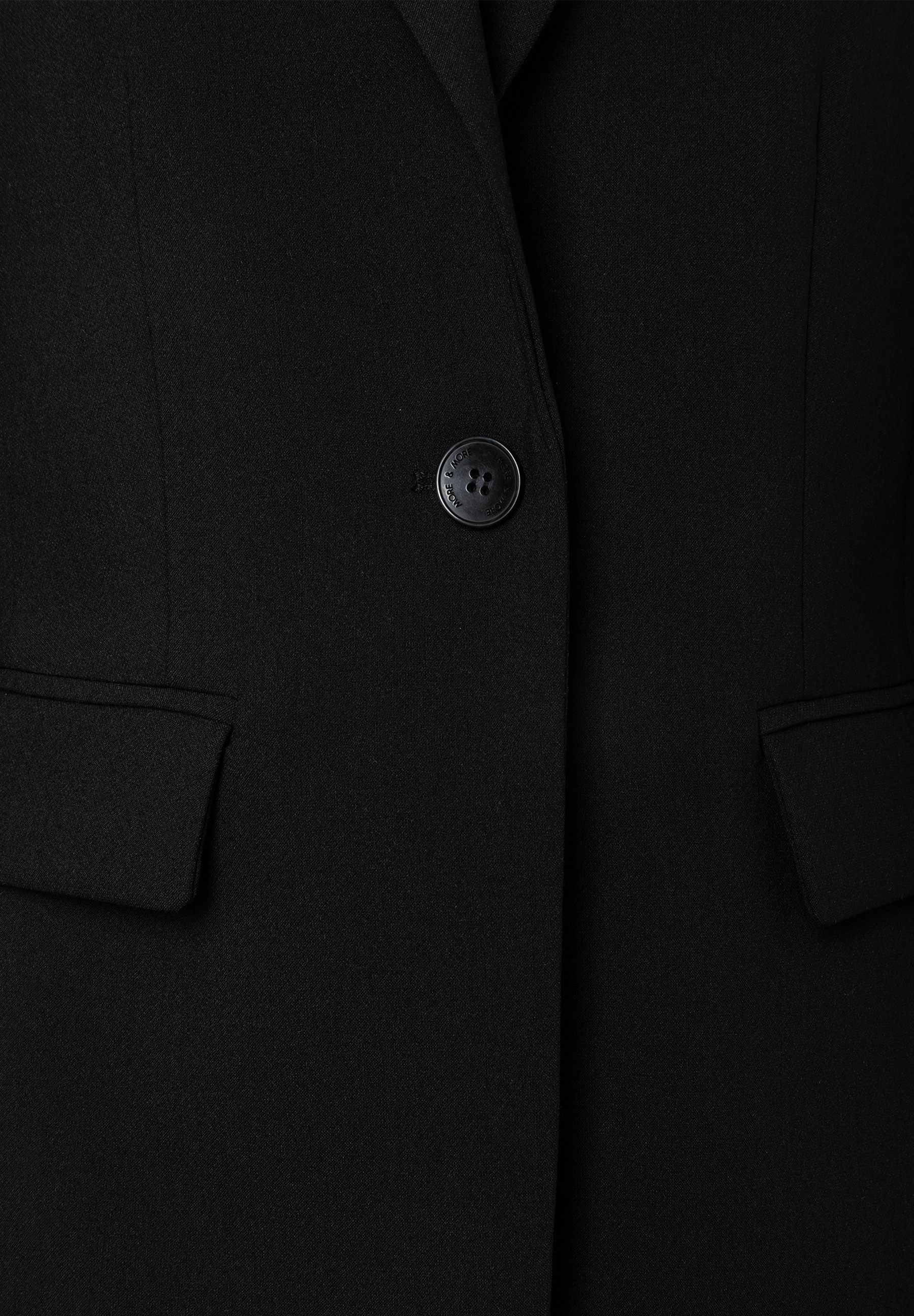 MORE & MORE schwarzer Blazer mit einem Knopf und zwei Pattentaschen