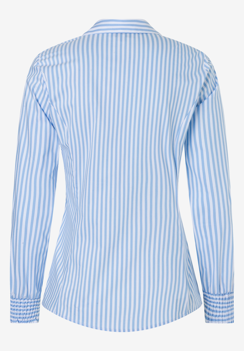 Rückenansicht einer blau-weiß gestreiften MORE & MORE Bluse aus Baumwollmischung mit angenehmem Tragekomfort. Rückenansicht einer blau-weiß gestreiften MORE & MORE Bluse aus Baumwollmischung mit angenehmem Tragekomfort.