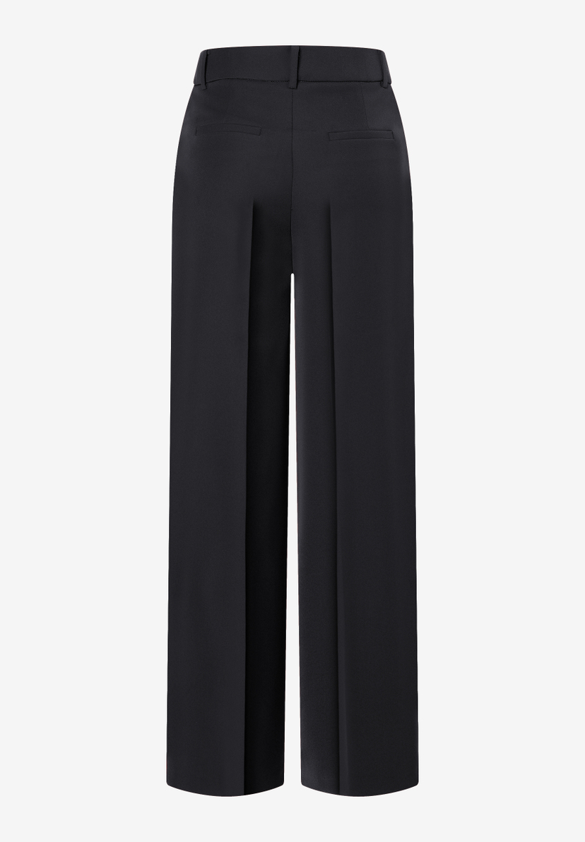 MORE & MORE schwarze Culotte Hose mit weitem Bein und Bundfalten, von hinten fotografiert.