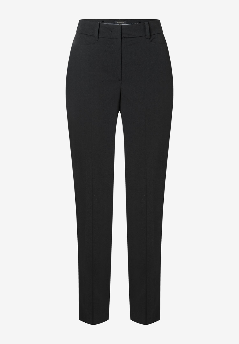 Eine schwarze MORE & MORE Stretch-Gabardine-Hose auf weißem Grund. Eine schwarze MORE & MORE Stretch-Gabardine-Hose auf weißem Grund.