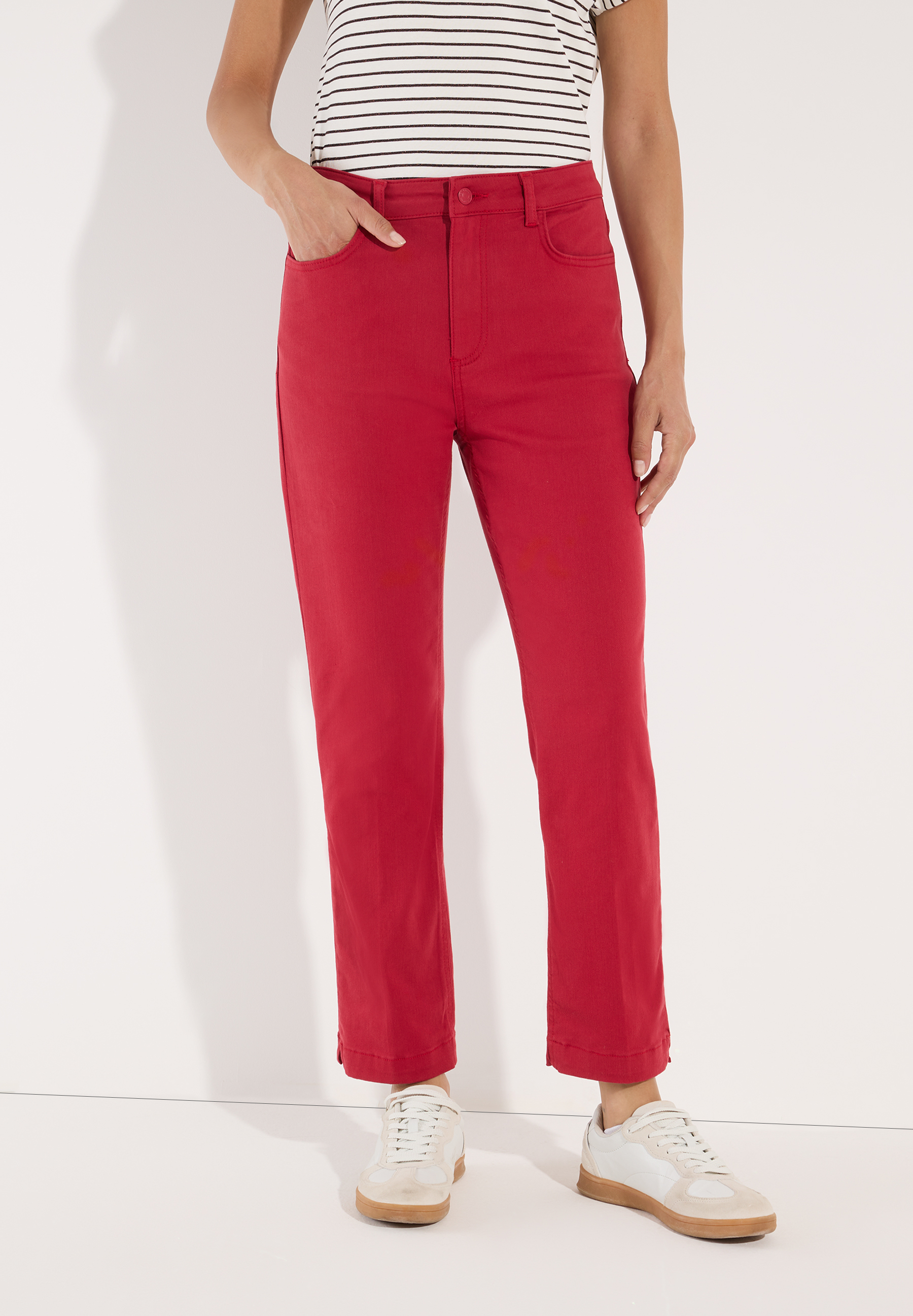 MORE & MORE Jeans: rote, bequeme Denim-Hose mit hohem Bund und schmal zulaufendem Bein, perfekt für einen lässigen Look.
